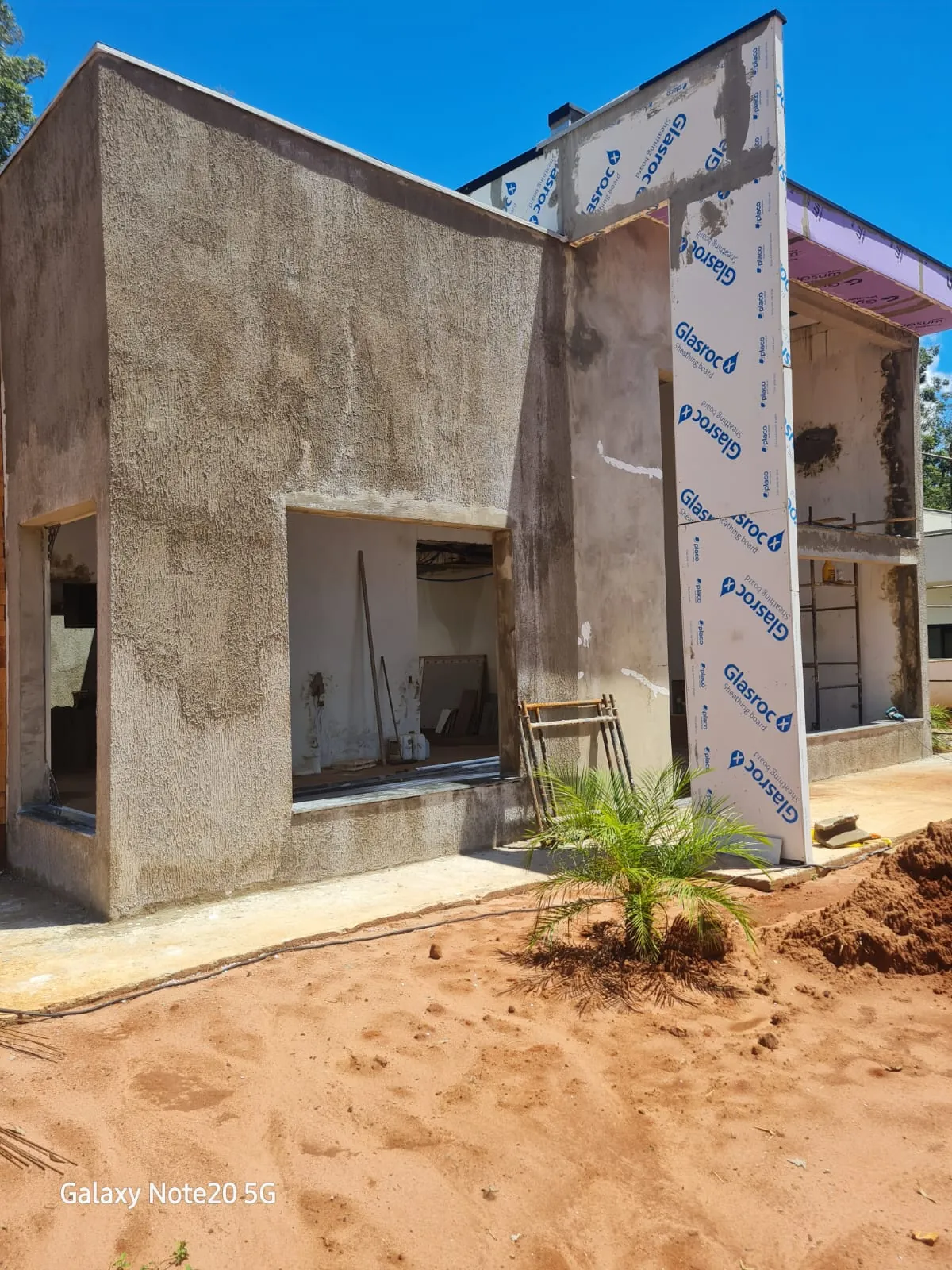 Estrutura e reboco - obra em andamento